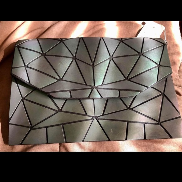 NEW holographic geometric green gradient puzzle shoulder purse bag clutch flat - Picture 3 of 4